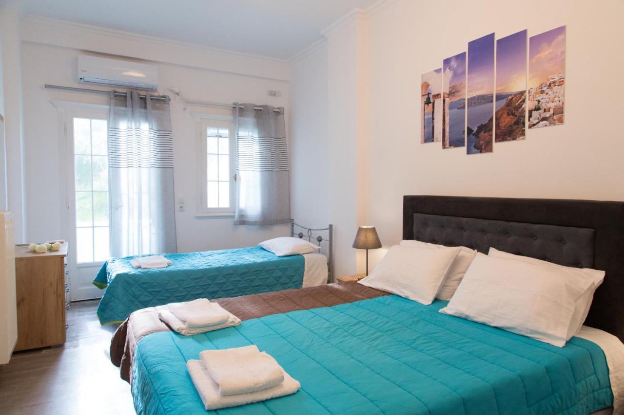 Kamari Beach Houses With Balcony And Garden ภายนอก รูปภาพ