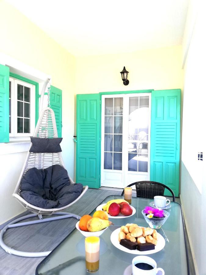 Kamari Beach Houses With Balcony And Garden ภายนอก รูปภาพ